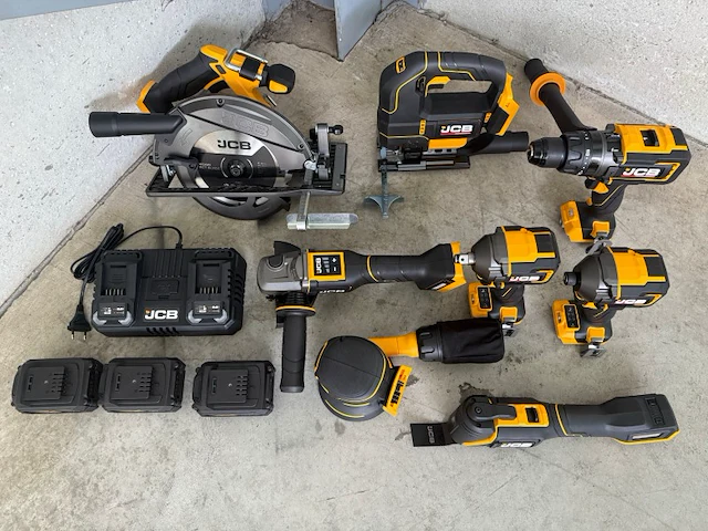 Jcb 12-delige set accugereedschappen - afbeelding 31 van  31