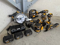 Jcb 12-delige set accugereedschappen
