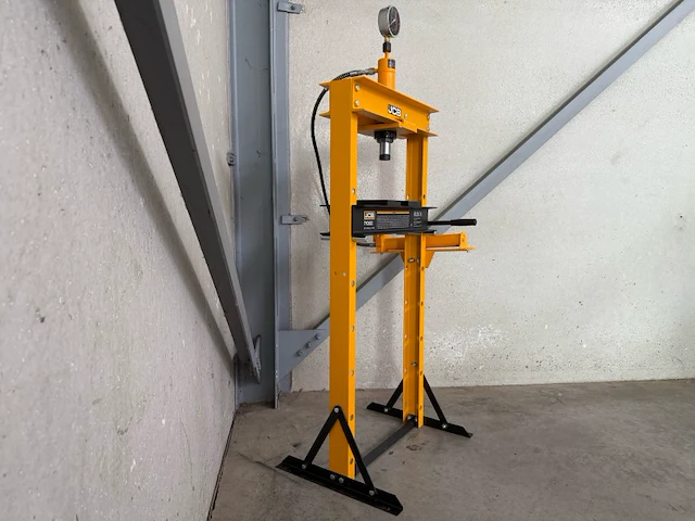 Jcb 12 ton garagepers - afbeelding 7 van  11