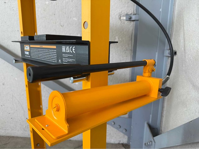 Jcb 12 ton garagepers - afbeelding 8 van  11