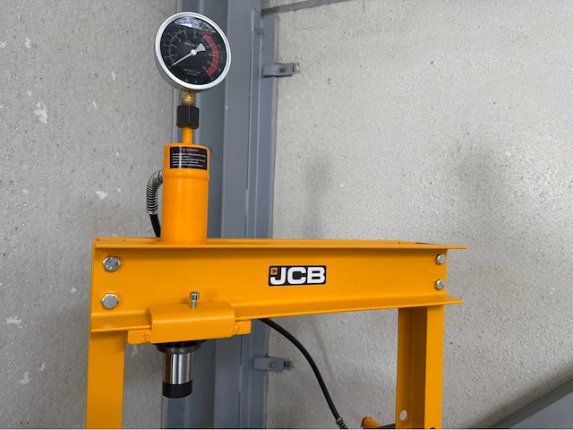 Jcb 12 ton garagepers - afbeelding 11 van  11