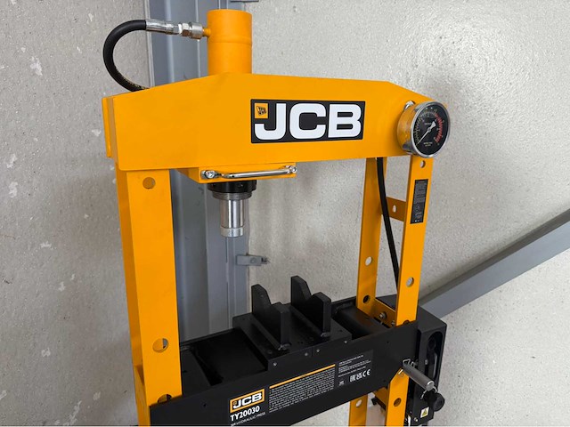 Jcb 20 ton garagepers met voetpedaal - afbeelding 11 van  15