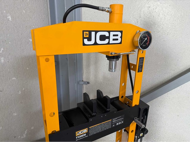 Jcb 20 ton garagepers met voetpedaal - afbeelding 11 van  15