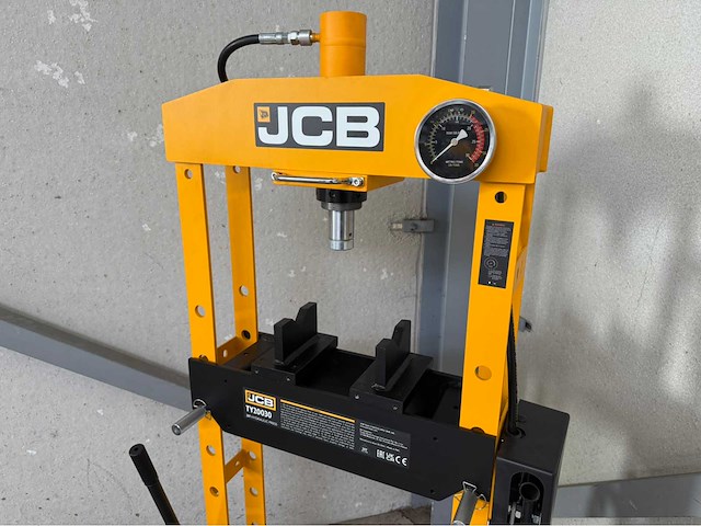 Jcb 20 ton garagepers met voetpedaal - afbeelding 10 van  13