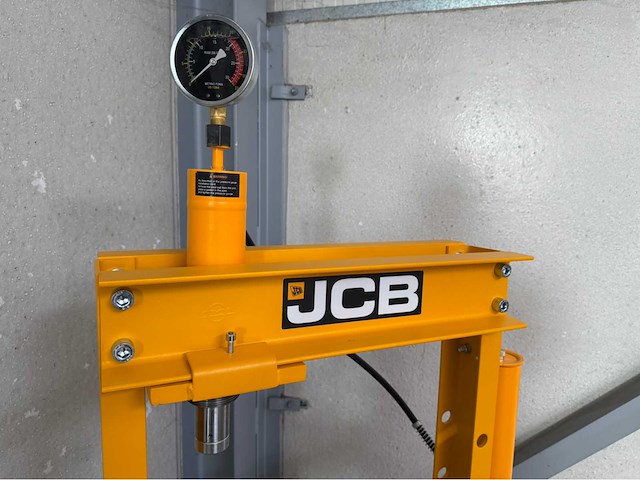 Jcb 20 ton hydropneumatische garagepers - afbeelding 5 van  13
