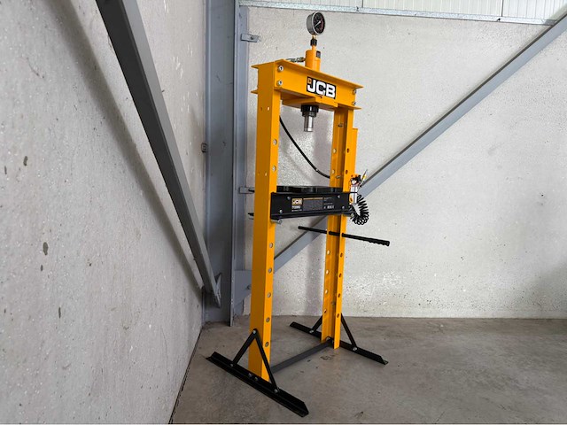 Jcb 20 ton hydropneumatische garagepers - afbeelding 7 van  13