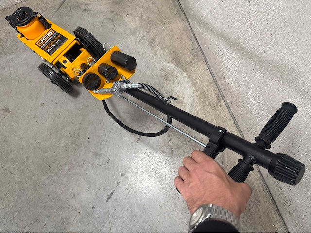Jcb 35 ton hydropneumatische krik - afbeelding 13 van  17