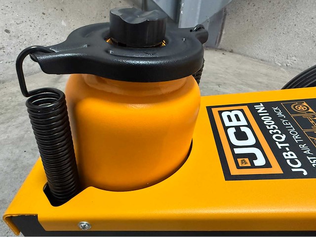 Jcb 35 ton hydropneumatische krik - afbeelding 16 van  17
