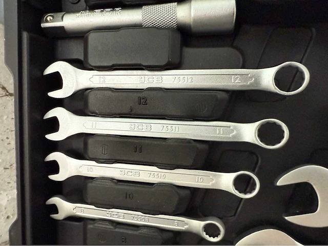 Jcb 82-delige gereedschapset - afbeelding 2 van  13