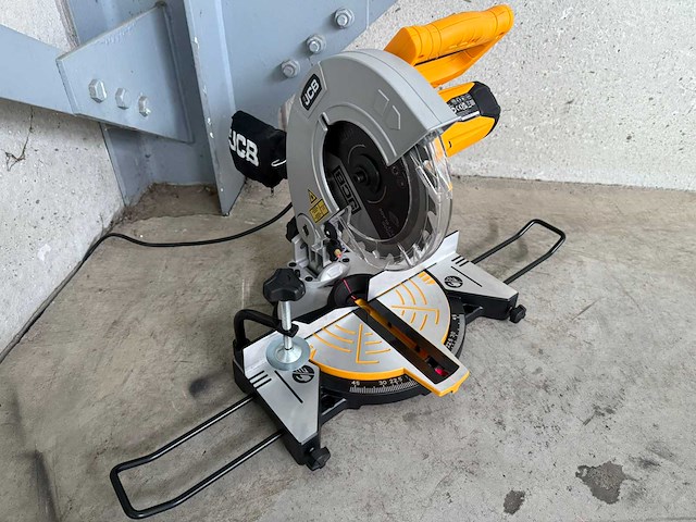 Jcb afkortcirkelzaagmachine - afbeelding 5 van  16