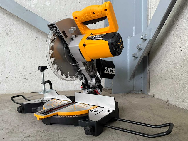 Jcb afkortcirkelzaagmachine - afbeelding 9 van  16