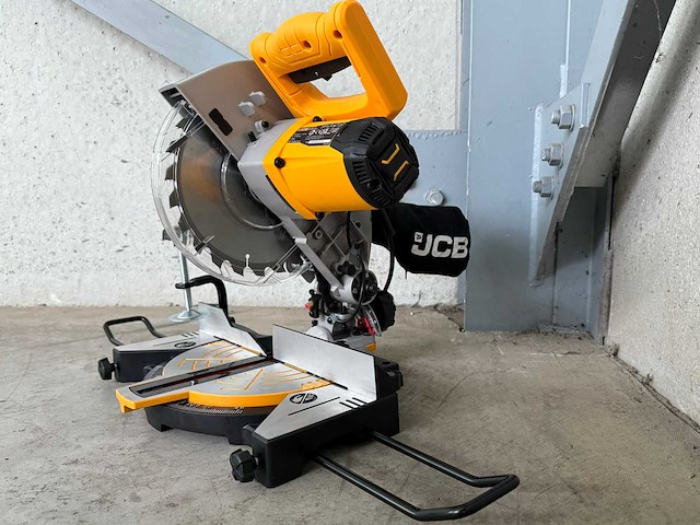 Jcb afkortcirkelzaagmachine - afbeelding 10 van  16