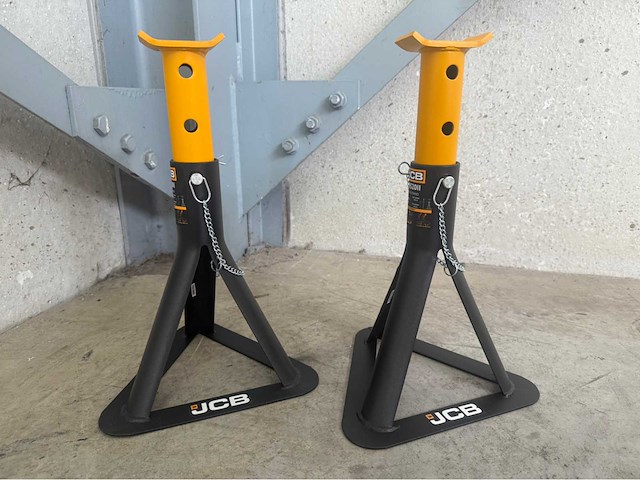 Jcb assteunen - afbeelding 1 van  7