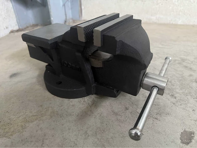 Jcb bankschroef 100mm - afbeelding 1 van  8