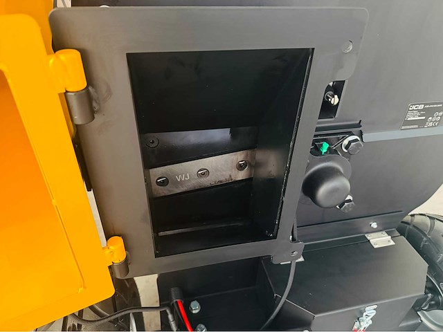 Jcb ch150120pe professionele houthakselaar - afbeelding 9 van  13