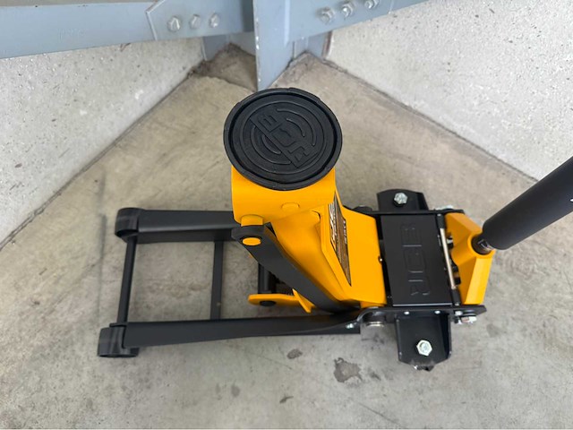 Jcb garagekrik 3 ton - afbeelding 7 van  8