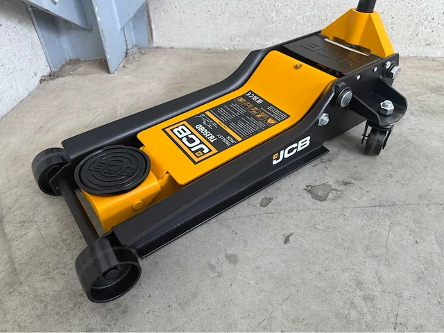 Jcb garagekrik 3 ton - afbeelding 1 van  8