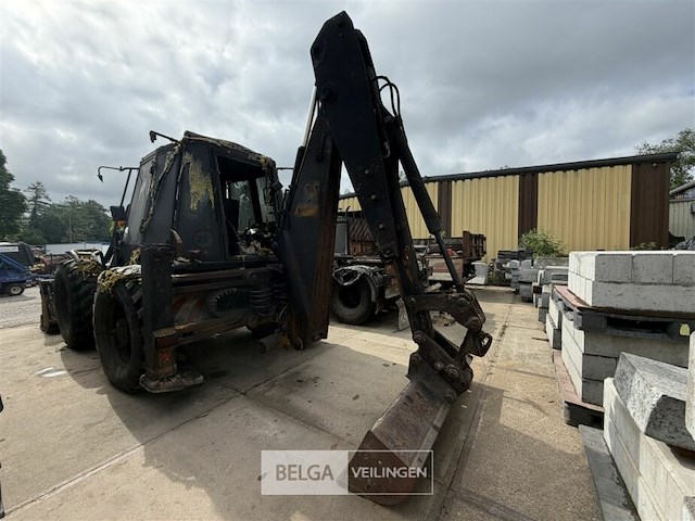 Jcb graaf-laadcombinatie – brand-, rook- en/of waterschade - afbeelding 9 van  20