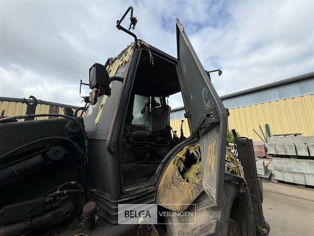 Jcb graaf-laadcombinatie – brand-, rook- en/of waterschade - afbeelding 10 van  20