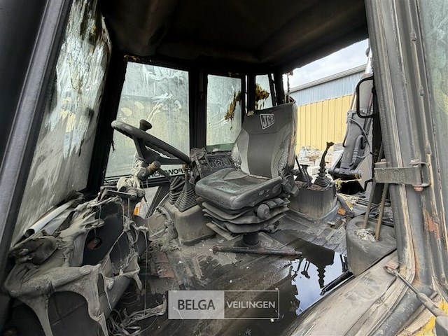 Jcb graaf-laadcombinatie – brand-, rook- en/of waterschade - afbeelding 11 van  20