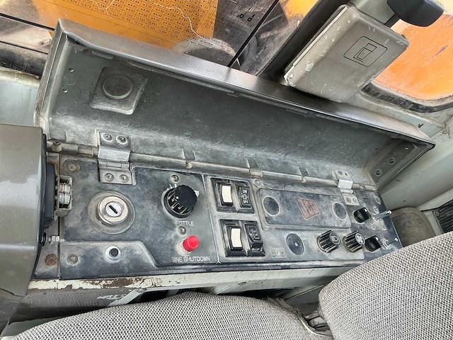 Jcb js130w banden graafmachine - afbeelding 19 van  27