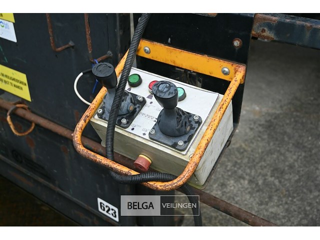 Jcb verreiker + werkmand - afbeelding 13 van  22