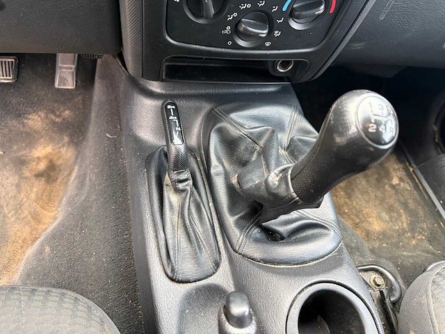 Jeep - 2003 - cherokee - lichte vracht - personenauto - afbeelding 25 van  26