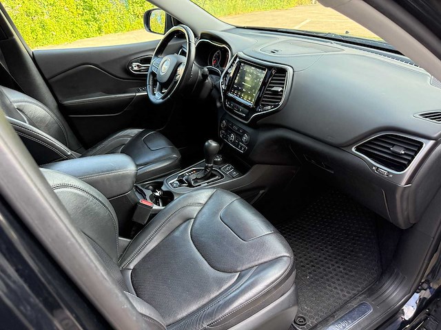 Jeep - 2020 - cherokee - 4x4 jeep - personenauto - afbeelding 16 van  34