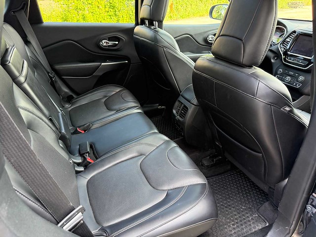 Jeep - 2020 - cherokee - 4x4 jeep - personenauto - afbeelding 17 van  34