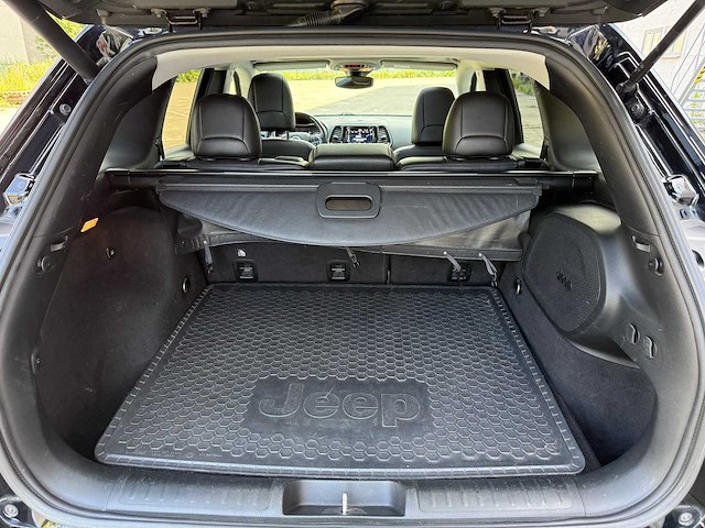 Jeep - 2020 - cherokee - 4x4 jeep - personenauto - afbeelding 19 van  34