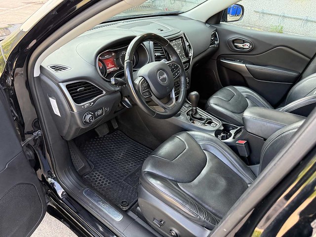 Jeep - 2020 - cherokee - 4x4 jeep - personenauto - afbeelding 21 van  34
