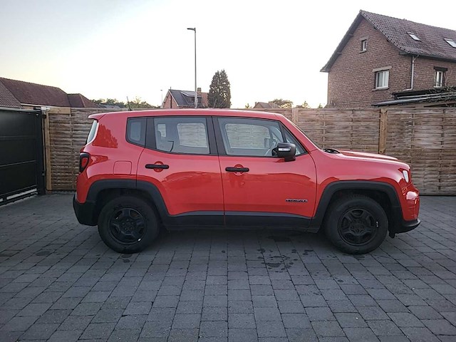 Jeep - renegade - bu - car - 2019 - afbeelding 20 van  24