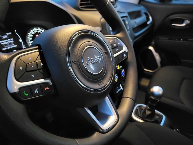 Jeep - renegade - bu - car - 2019 - afbeelding 4 van  24