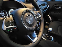 Jeep - renegade - bu - car - 2019 - afbeelding 4 van  24
