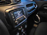 Jeep - renegade - bu - car - 2019 - afbeelding 13 van  24