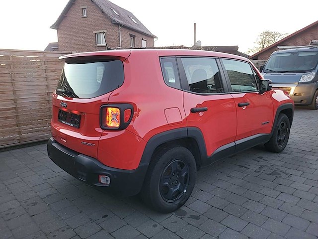 Jeep - renegade - bu - car - 2019 - afbeelding 12 van  24