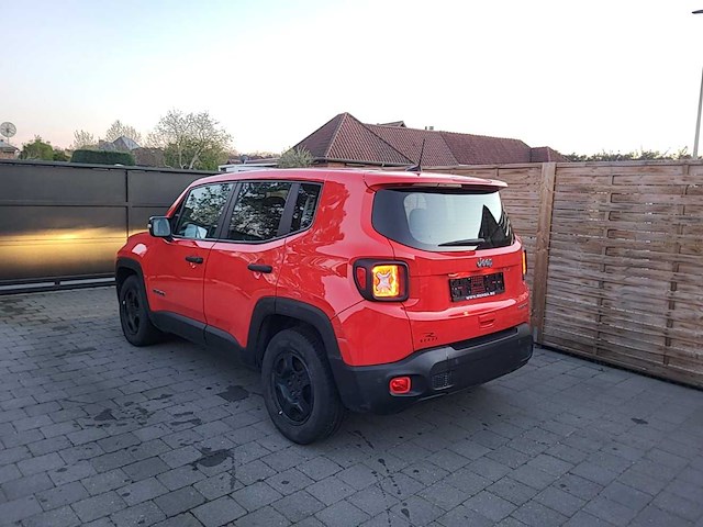 Jeep - renegade - bu - car - 2019 - afbeelding 18 van  24