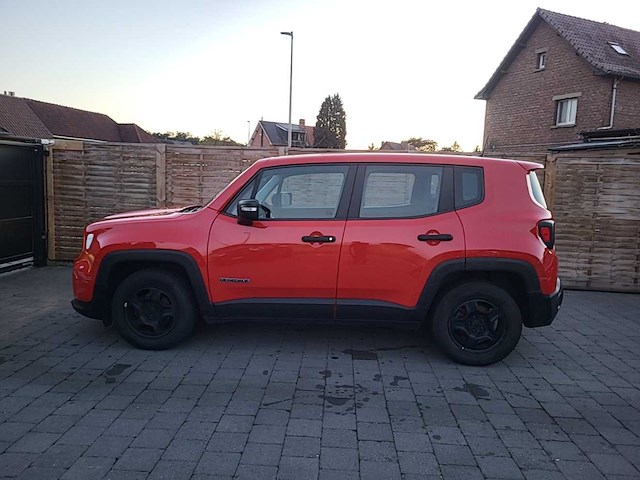 Jeep - renegade - bu - car - 2019 - afbeelding 19 van  24