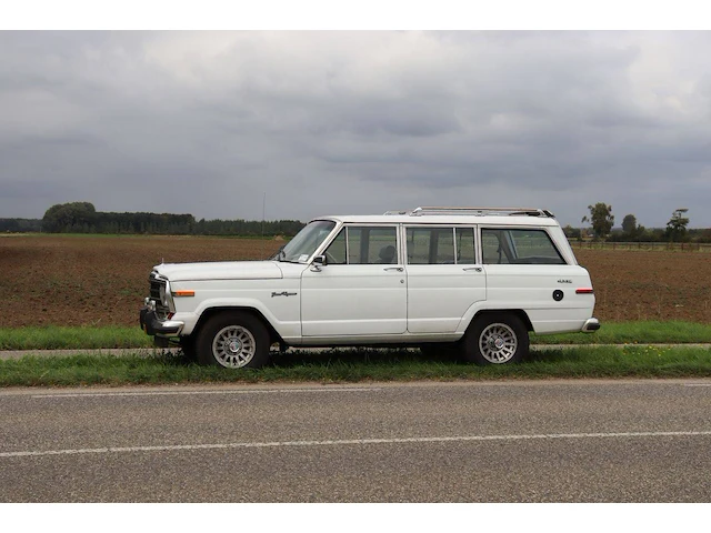 Jeep grand wagoneer 4x4 benzine 144pk 1986 - afbeelding 1 van  1