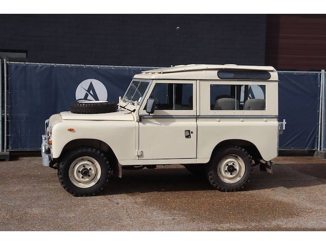 Jeep land rover defender benzine 70pk 1974 (marge) - afbeelding 1 van  1