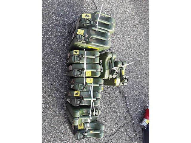 Jerrycans (10x) - afbeelding 1 van  1