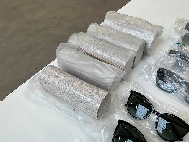 Jimmy choo zonnebril (14x) - afbeelding 10 van  11