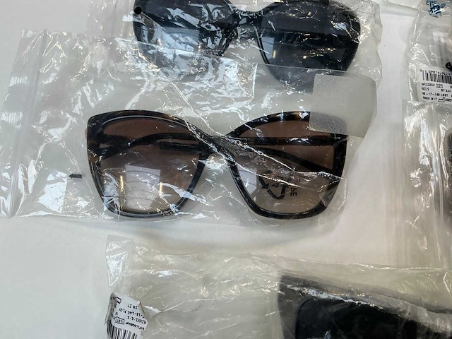 Jimmy choo zonnebril (15x) - afbeelding 2 van  8