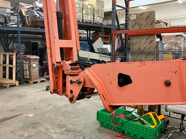 Jlg e300 ajp - elektrische verticale mastlift / compacte hoogwerker - afbeelding 8 van  17