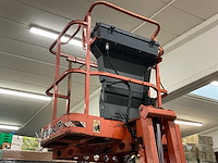 Jlg e300 ajp - elektrische verticale mastlift / compacte hoogwerker - afbeelding 9 van  17