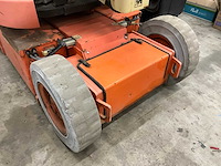 Jlg e300 ajp - elektrische verticale mastlift / compacte hoogwerker - afbeelding 12 van  17