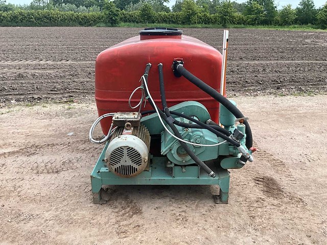 Jm vd munckhof - mobiele vloeistoftank met elektrische pompinstallatie - afbeelding 3 van  10