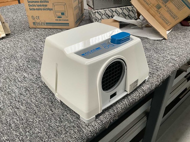 Jofel aa-11.000 pulsador wandgemonteerde elektrische handdroger hand- en voetverzorging - afbeelding 2 van  4