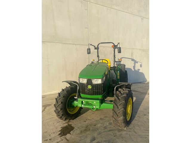 John deere - 5050e - 4-wheel drive tractor - 2025 - afbeelding 2 van  8