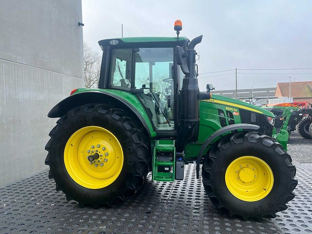John deere - 6120m - 4-wheel drive tractor - 2022 - afbeelding 5 van  10